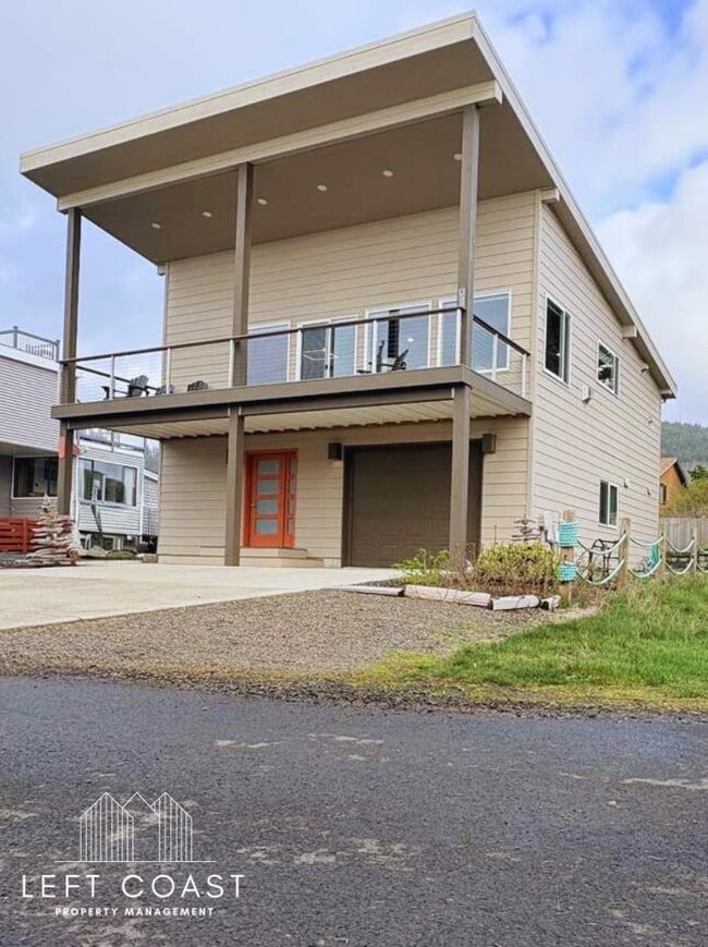 Building Photo - 480 Alsea Ave