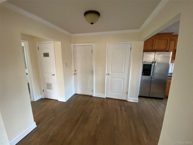 Building Photo - 905 Palmer Ave