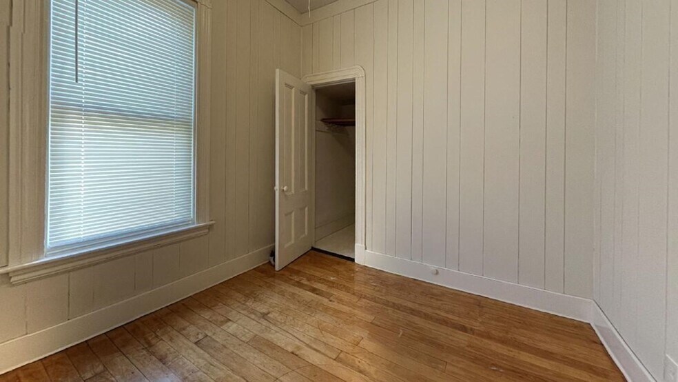 Building Photo - 202 Byron St