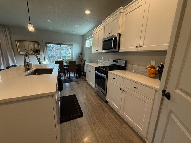 Building Photo - Immaculate 3-Bedroom Home with Open Layout in Crescent Creek