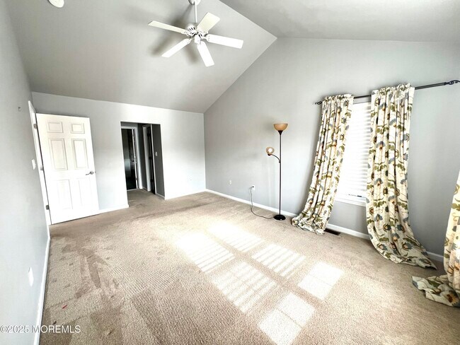 Building Photo - 21 Durant Ave