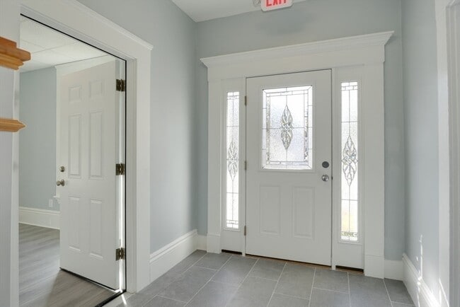 Building Photo - 47 Mechanic St