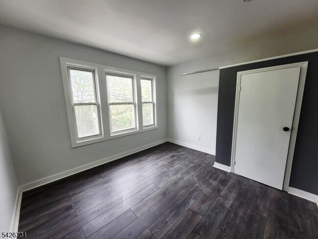 Building Photo - 49 Union Pl