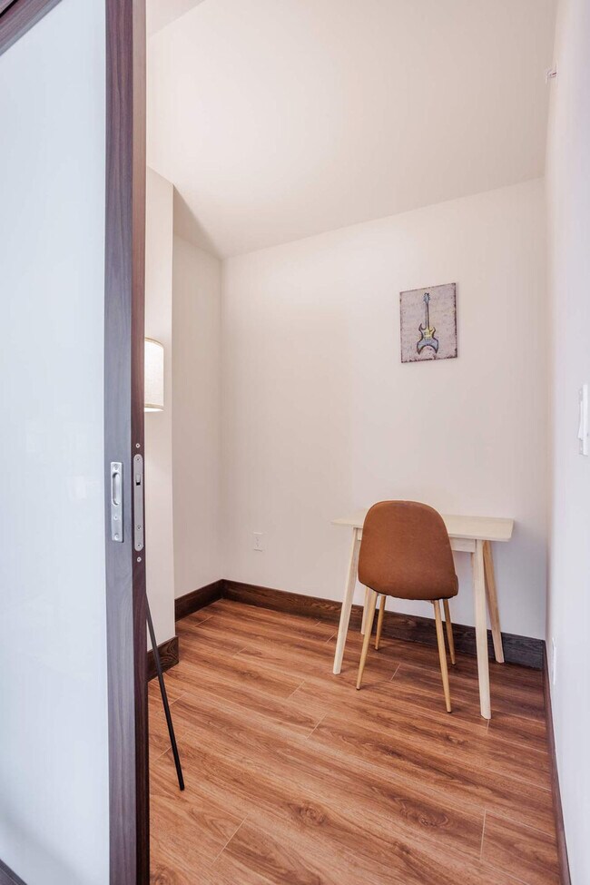 Building Photo - 9-JAN-JAN E 4th St