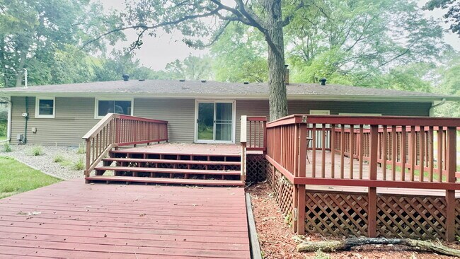 Building Photo - 6701 Kingston Dr