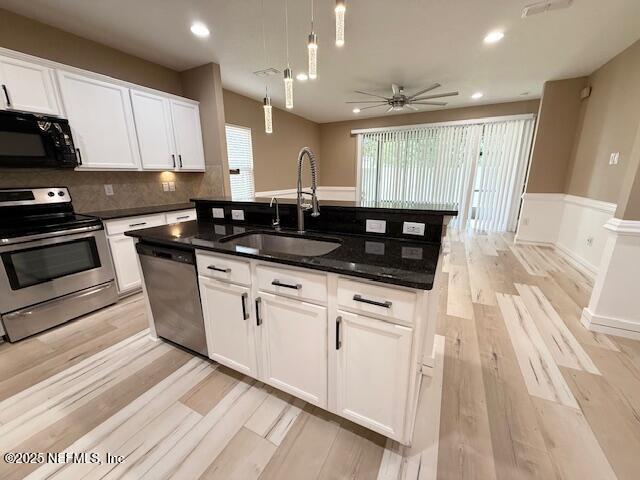 Building Photo - 7028 Beauhaven Ct