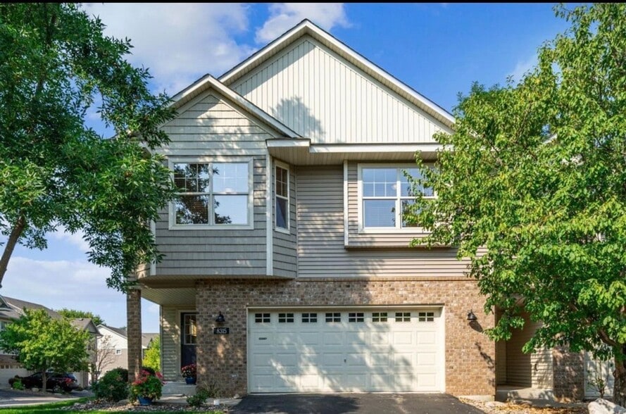 Building Photo - 8315 Cedarview Cir