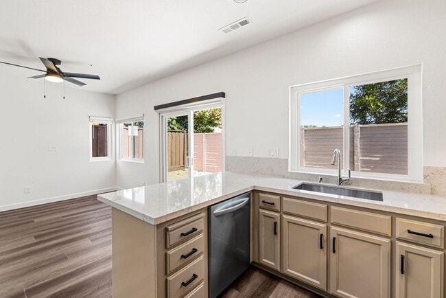 Building Photo - Las Palmas Complete Remodel
