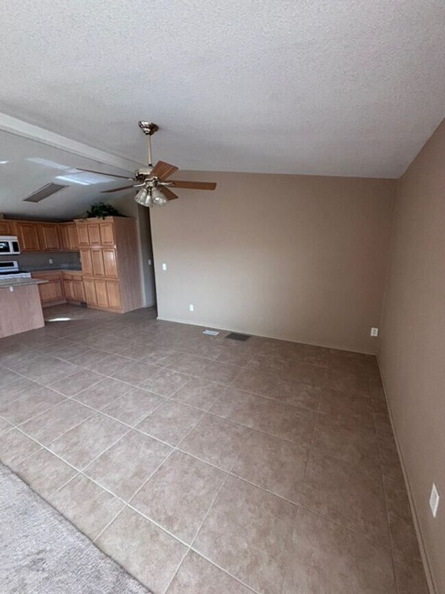 Building Photo - Spacious 3 Bedroom, 2 Bath Home with Large Lot & 3-Car Garage – Prime Location!
