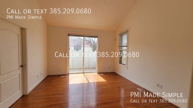 Building Photo - 3042 E Somerset Dr
