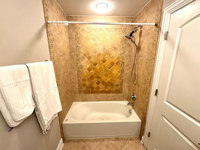 Building Photo - 344 Mallard Ct