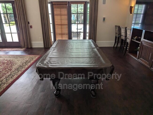 Building Photo - 2465 Army Navy Dr