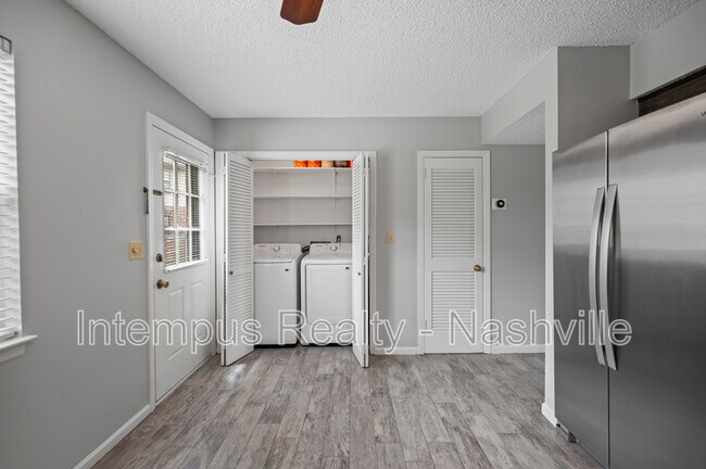 Building Photo - 5771 Brentwood Trace