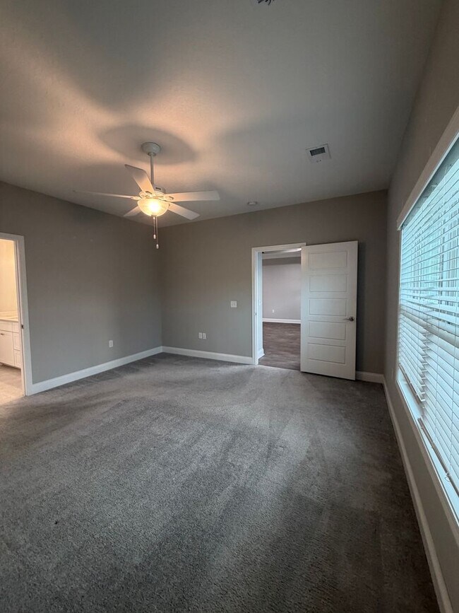 Building Photo - 158 The Villas Wy