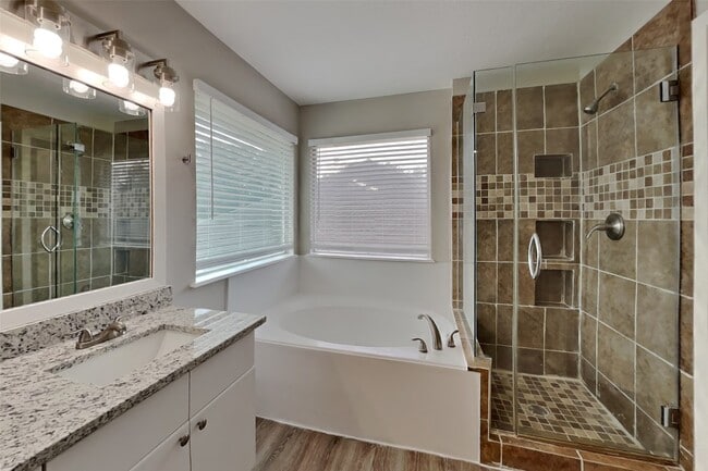 Building Photo - 12827 Deer Cove Ln