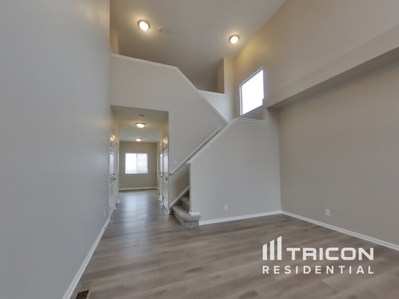 Building Photo - 9638 Lansing Cir