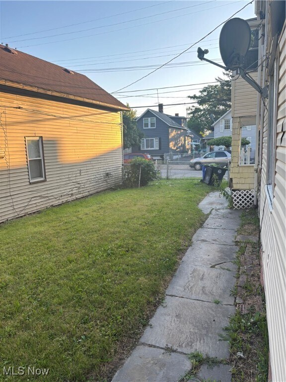 Building Photo - 3119 W 56th St