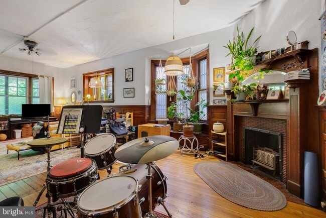 Building Photo - 4411 Pine St