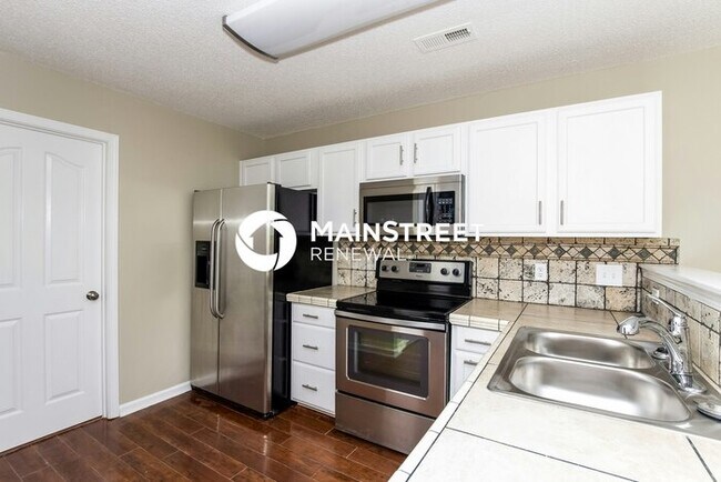 Building Photo - 3 Bedroom Pet-Friendly Home in Mooresville, NC with Main Street Renewal