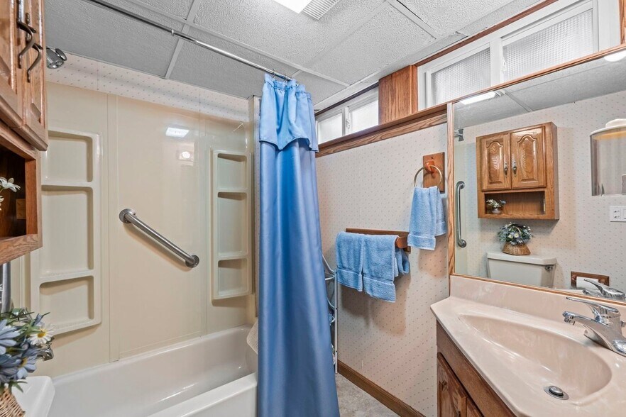 Building Photo - 932 Adelphi Rd