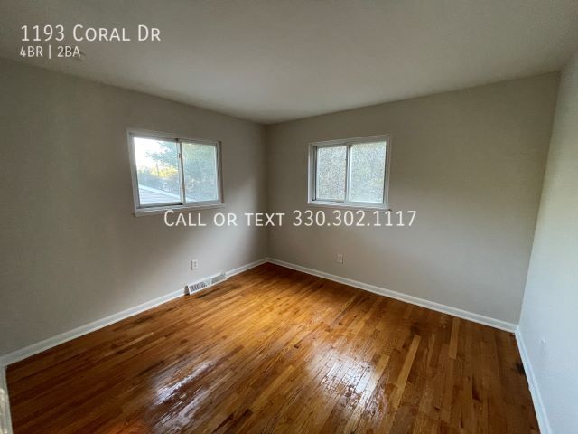 Building Photo - Spacious 4 bedroom home for rent - Akron