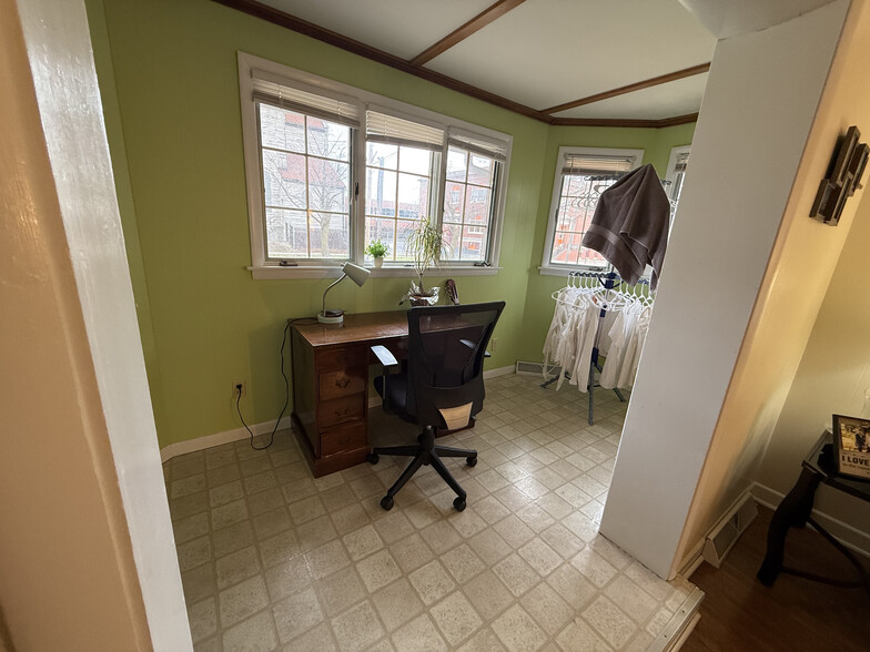 sun room - 410 N 4th St