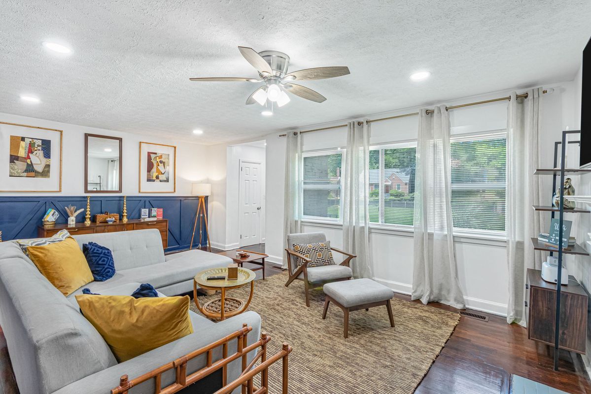 Building Photo - 2100 Cascade Rd