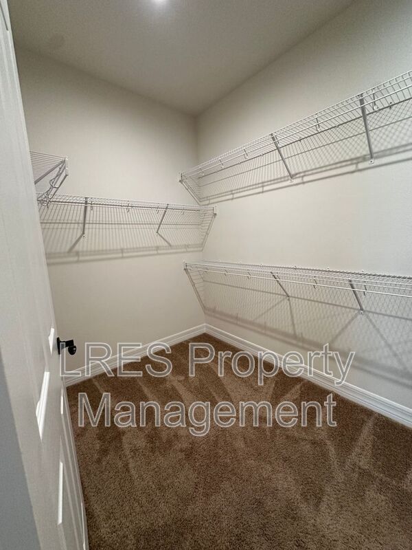 Building Photo - 9220 Sea Pne Ave