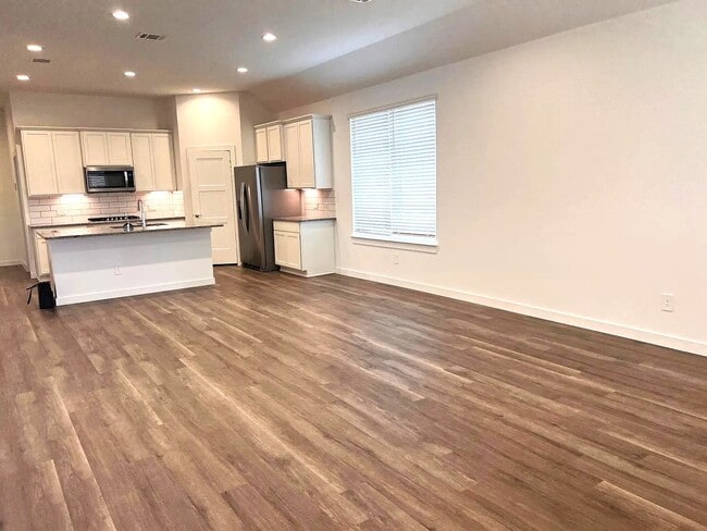 Building Photo - 1593 Sunrise Gables Dr