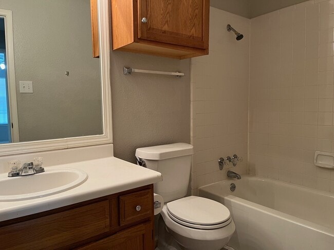 Building Photo - 10637 Braes Bend Dr