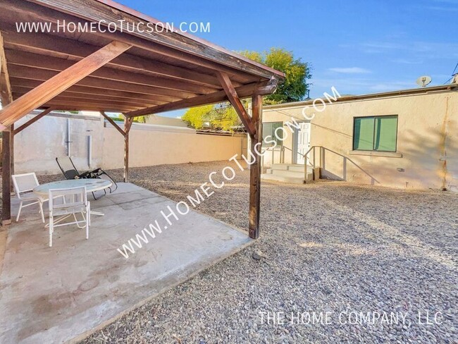 Building Photo - Charming 1-Bedroom Home Near UofA – Modern...