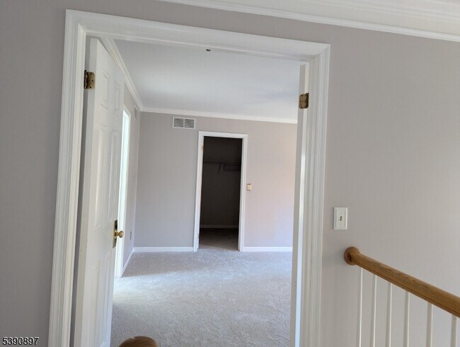 Building Photo - 25 St Andrews Dr