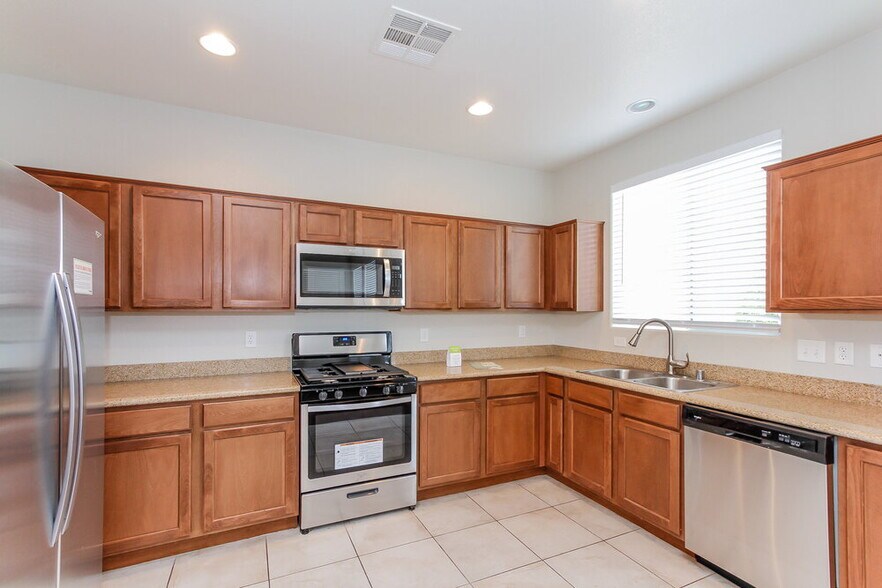Building Photo - 5344 Brazelton St