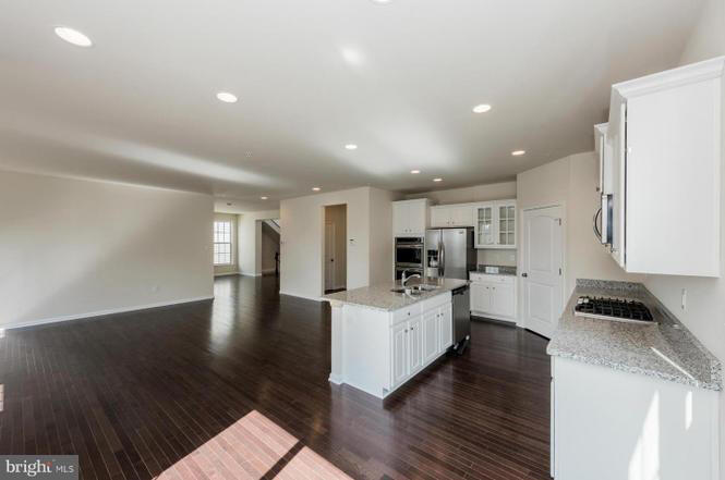 Building Photo - 2302 Grove Hurst Ln