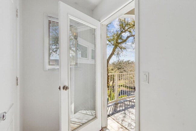 Building Photo - Steps to the Ocean! 3/3, 2198sq', Ocean View, Furnished