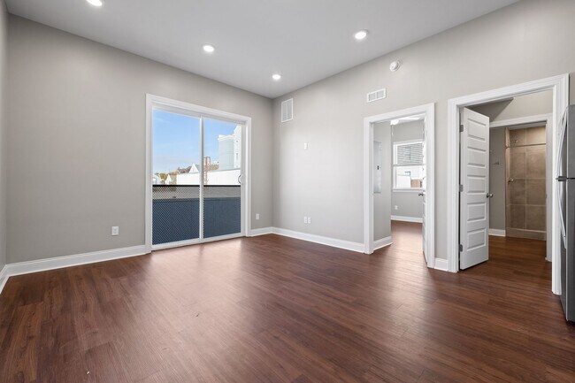 Building Photo - ONE MONTH FREE! 621 MLK *Income Restricted*