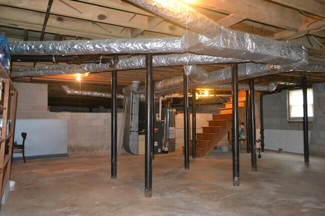 Building Photo - Wonderful Evergreen Hills Community 3 Bed 2 bath Large Lot Single Family Rental