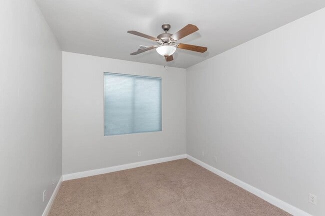 Building Photo - 4 Bedroom Single-Level Home In Hurricane - Small Pet Friendly