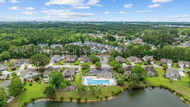 Building Photo - 414 Carriage Lake Dr