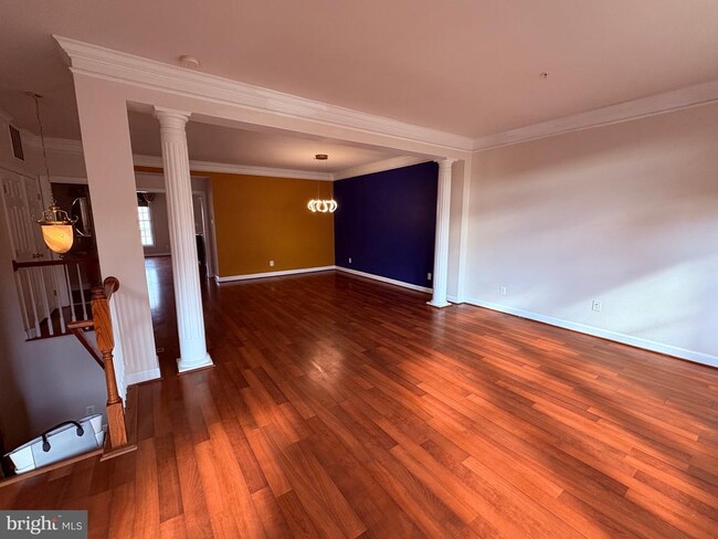 Building Photo - 635 Whetstone Glen St