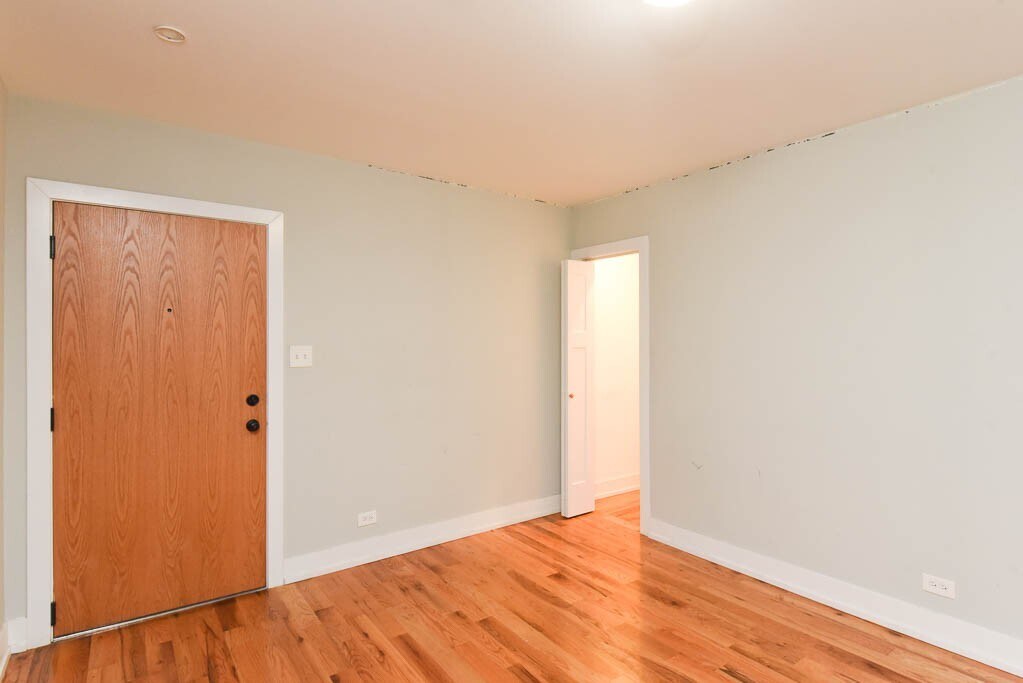 Building Photo - 553 W Arlington Pl