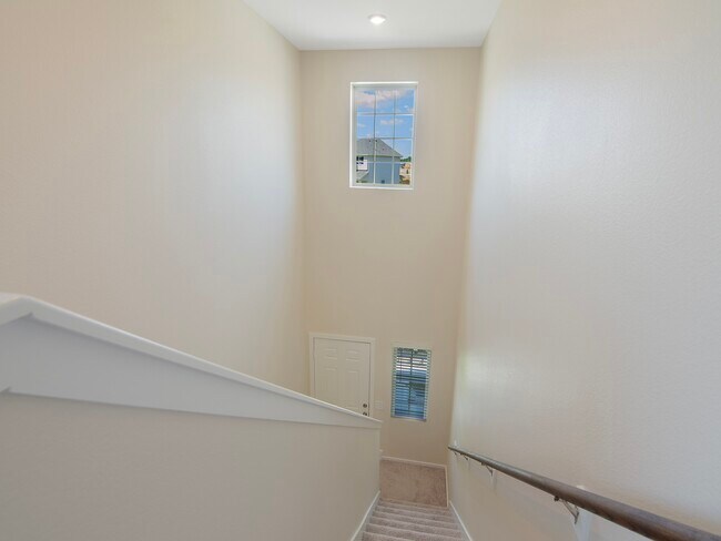 Building Photo - 15881 Blass Vly Dr