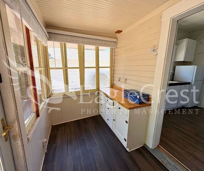 Building Photo - Beautifully Renovated Historic 3 Bedroom Home