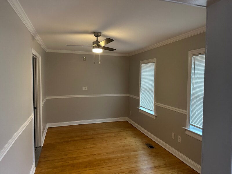 Building Photo - 1107 Graymont Dr SW