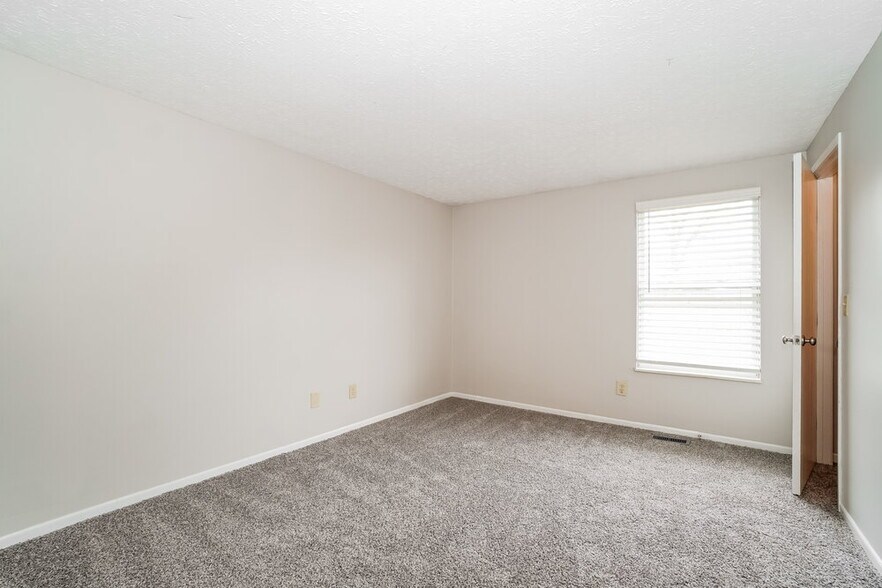 Building Photo - 4880 River Trail Ct