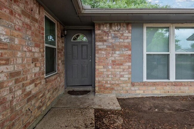 Building Photo - 1935 Barnsley Ln