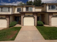 Building Photo - 3732 Pacific Dr