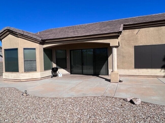 Building Photo - 3 Bed 2 Bath Golf Gated Community Pet Friendly,Boat Garage. Bullhead Parkway