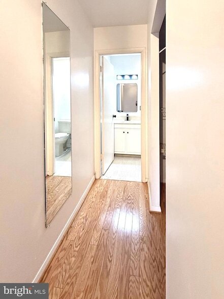 Building Photo - 532 Riviera Dr