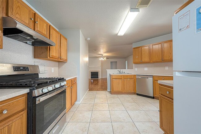 Building Photo - 1202 Sabine Brook Way